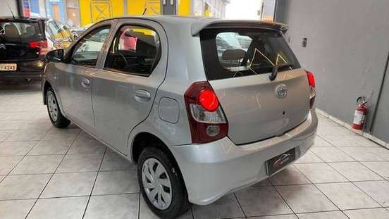 TOYOTA-ETIOS-2019