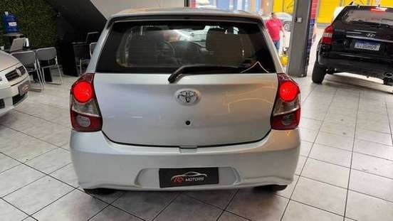 TOYOTA-ETIOS-2019