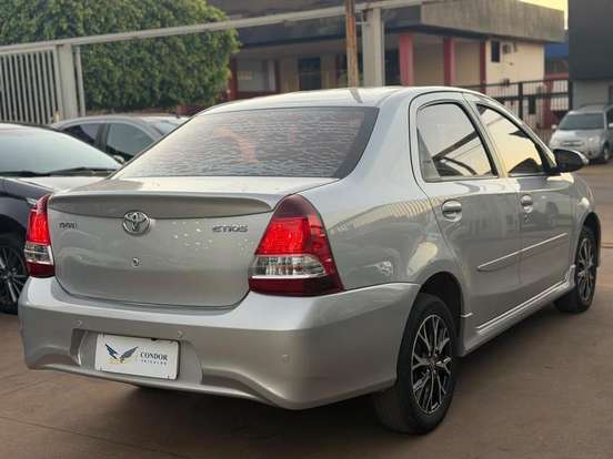 TOYOTA-ETIOS-2016
