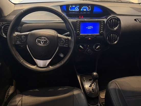 TOYOTA-ETIOS-1.5 PLATINUM SEDAN 16V FLEX 4P AUTOMÁTICO TOYOTA-ETIOS-2018