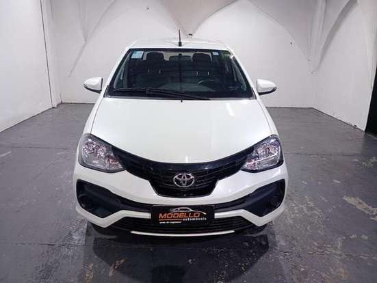 TOYOTA-ETIOS-2019