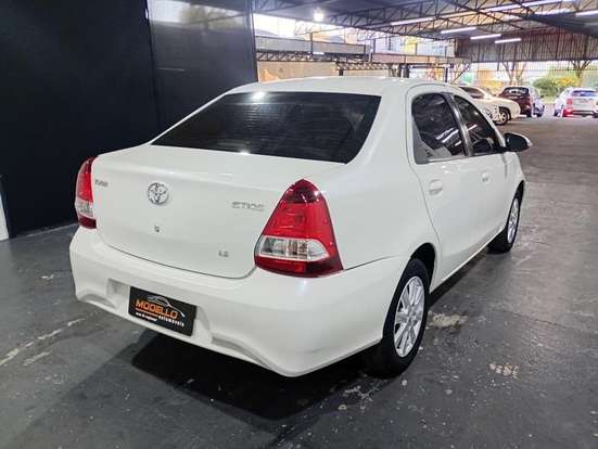 TOYOTA-ETIOS-2019