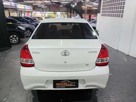 TOYOTA-ETIOS-2019