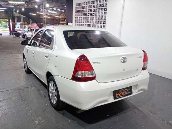 TOYOTA-ETIOS-2019