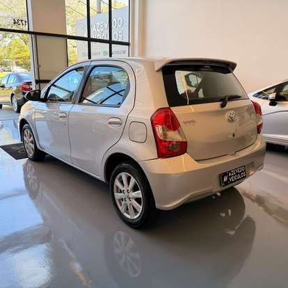 TOYOTA-ETIOS-2019
