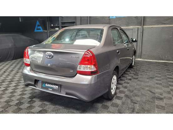 TOYOTA-ETIOS-2021