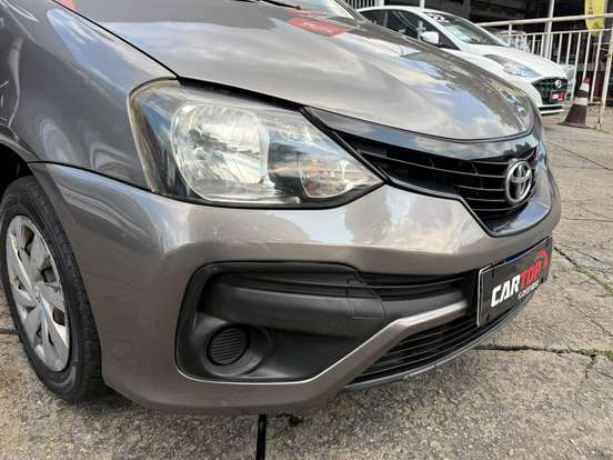 TOYOTA-ETIOS-2019