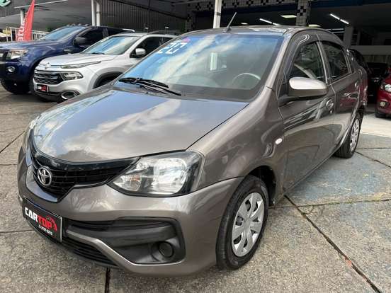 TOYOTA-ETIOS-2019