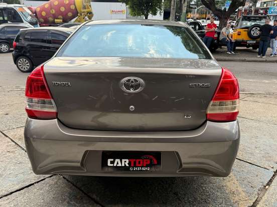 TOYOTA-ETIOS-2019