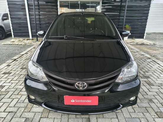 TOYOTA-ETIOS-2016