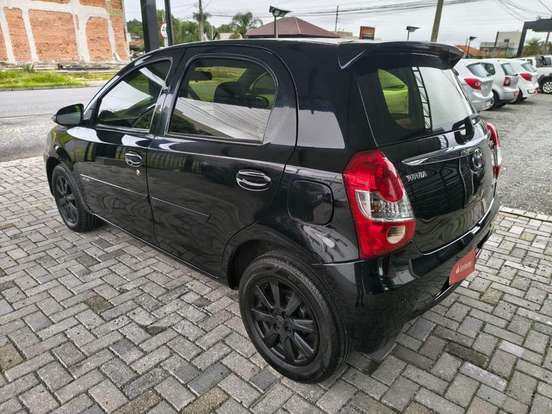 TOYOTA-ETIOS-2016
