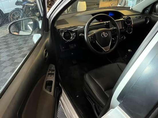 TOYOTA-ETIOS-1.5 XLS SEDAN 16V FLEX 4P MANUAL TOYOTA-ETIOS-2016