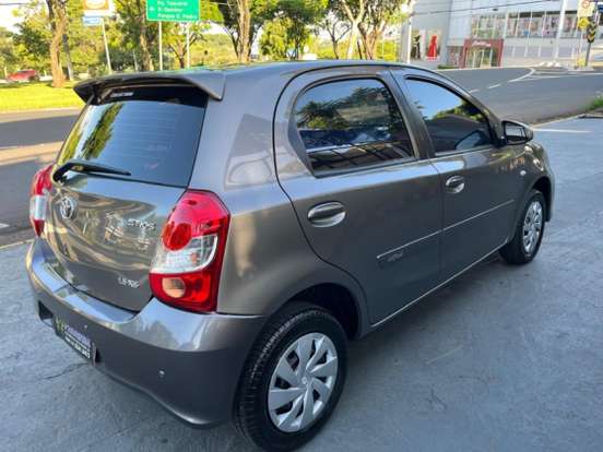 TOYOTA-ETIOS-2017