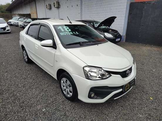 TOYOTA-ETIOS-2018