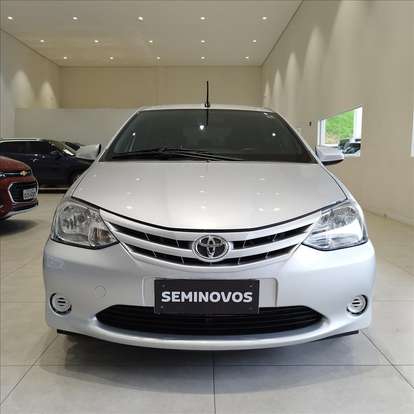 TOYOTA-ETIOS-2016