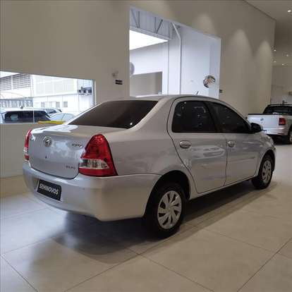 TOYOTA-ETIOS-2016