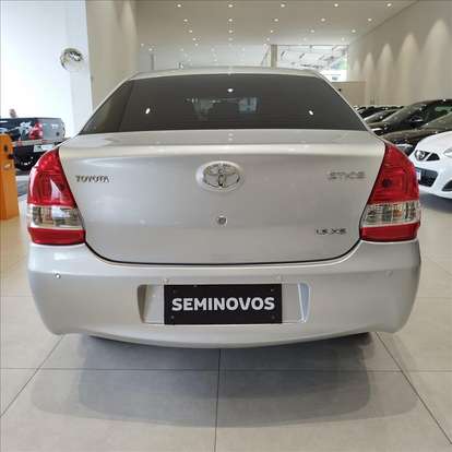 TOYOTA-ETIOS-2016
