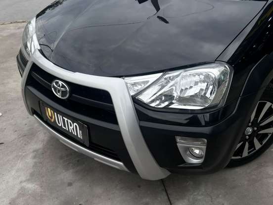 TOYOTA-ETIOS CROSS-2018
