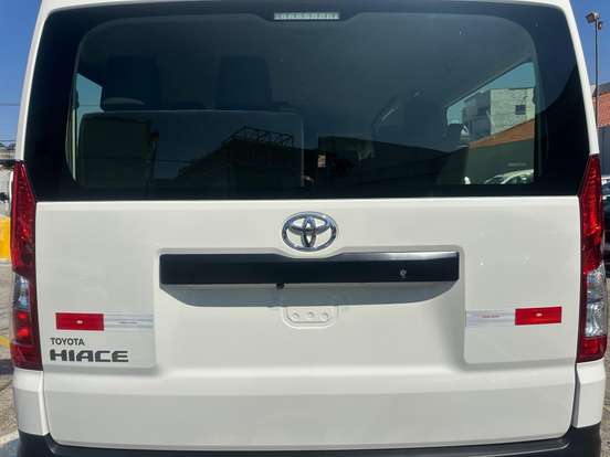 TOYOTA-HIACE-2025