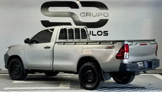 TOYOTA-HILUX-2016