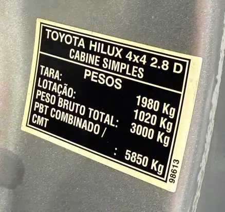 TOYOTA-HILUX-2016