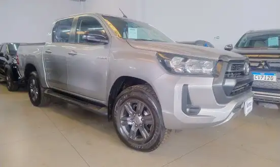 TOYOTA-HILUX-2.8 D-4D TURBO DIESEL CD SR 4X4 AUTOMÁTICO TOYOTA-HILUX-2022