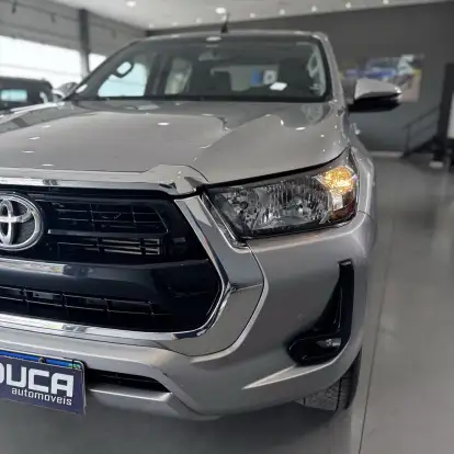 TOYOTA-HILUX-2.8 D-4D TURBO DIESEL CD SRV 4X4 AUTOMÁTICO TOYOTA-HILUX-2023