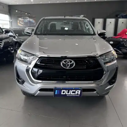 TOYOTA-HILUX-2.8 D-4D TURBO DIESEL CD SRV 4X4 AUTOMÁTICO TOYOTA-HILUX-2023
