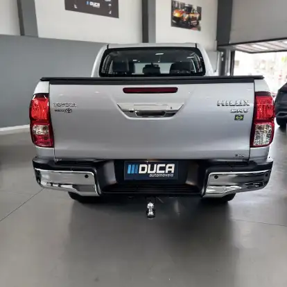 TOYOTA-HILUX-2.8 D-4D TURBO DIESEL CD SRV 4X4 AUTOMÁTICO TOYOTA-HILUX-2023
