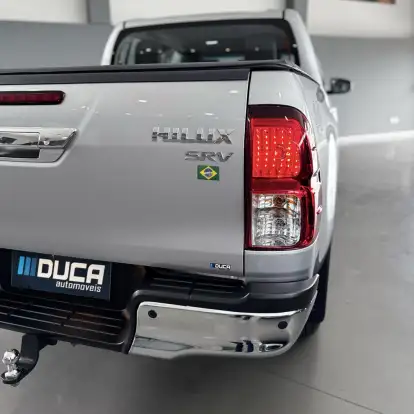 TOYOTA-HILUX-2.8 D-4D TURBO DIESEL CD SRV 4X4 AUTOMÁTICO TOYOTA-HILUX-2023