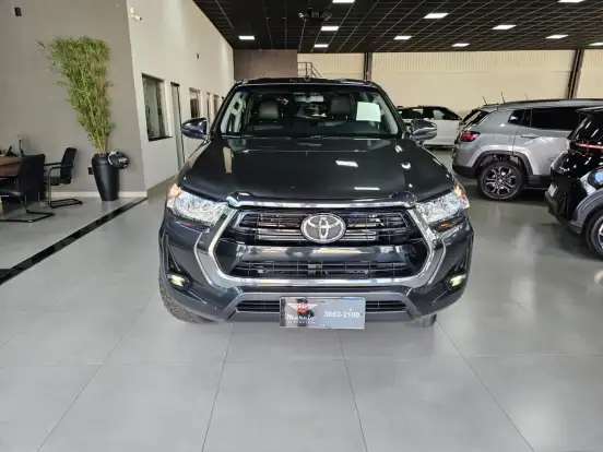 TOYOTA-HILUX-2.8 D-4D TURBO DIESEL CD SRV 4X4 AUTOMÁTICO TOYOTA-HILUX-2022