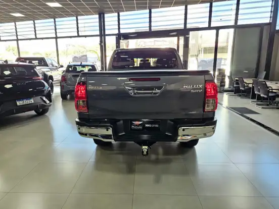 TOYOTA-HILUX-2.8 D-4D TURBO DIESEL CD SRV 4X4 AUTOMÁTICO TOYOTA-HILUX-2022
