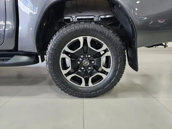 TOYOTA-HILUX-2.8 D-4D TURBO DIESEL CD SRV 4X4 AUTOMÁTICO TOYOTA-HILUX-2022