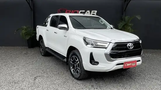 TOYOTA-HILUX-2025