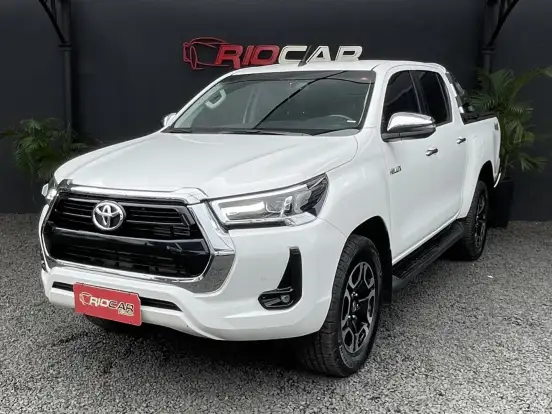 TOYOTA-HILUX-2.8 D-4D TURBO DIESEL CD SRV 4X4 AUTOMÁTICO TOYOTA-HILUX-2025