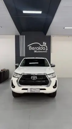 TOYOTA HILUX 2.8 D-4D TURBO DIESEL CD SRV 4X4 AUTOMÁTICO