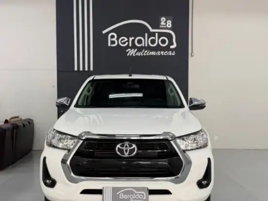 TOYOTA-HILUX-2.8 D-4D TURBO DIESEL CD SRV 4X4 AUTOMÁTICO TOYOTA-HILUX-2022