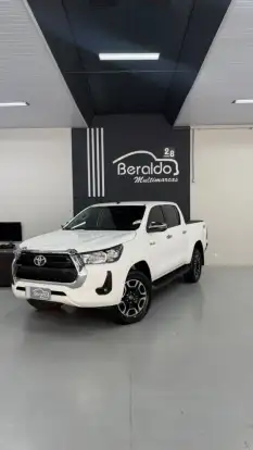 TOYOTA-HILUX-2.8 D-4D TURBO DIESEL CD SRV 4X4 AUTOMÁTICO TOYOTA-HILUX-2022