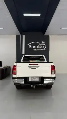 TOYOTA-HILUX-2.8 D-4D TURBO DIESEL CD SRV 4X4 AUTOMÁTICO TOYOTA-HILUX-2022