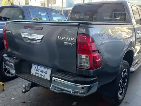 TOYOTA-HILUX-2.8 D-4D TURBO DIESEL CD SRV 4X4 AUTOMÁTICO TOYOTA-HILUX-2022
