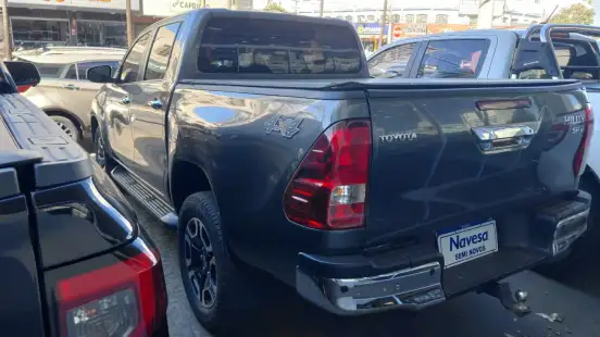 TOYOTA-HILUX-2022