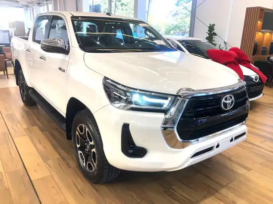 TOYOTA-HILUX-2.8 D-4D TURBO DIESEL CD SRV 4X4 AUTOMÁTICO TOYOTA-HILUX-2026