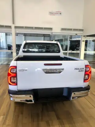 TOYOTA-HILUX-2026