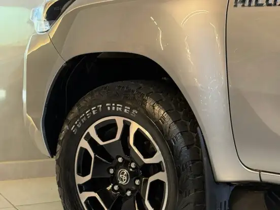 TOYOTA-HILUX-2.8 D-4D TURBO DIESEL CD SRX 4X4 AUTOMÁTICO TOYOTA-HILUX-2021