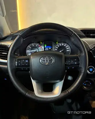 TOYOTA-HILUX-2021