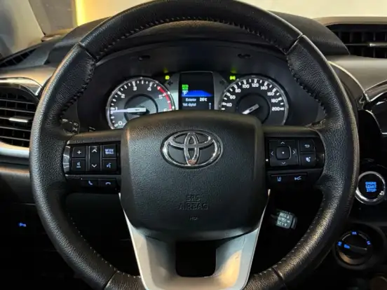TOYOTA-HILUX-2.8 D-4D TURBO DIESEL CD SRX 4X4 AUTOMÁTICO TOYOTA-HILUX-2021