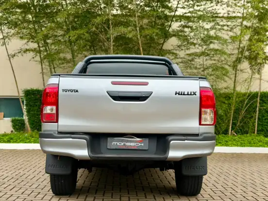 TOYOTA-HILUX-2.8 D-4D TURBO DIESEL CHASSI 4X4 MANUAL TOYOTA-HILUX-2021