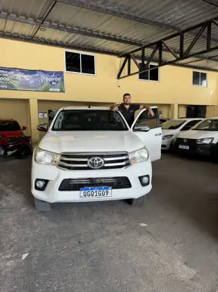 TOYOTA-HILUX-2016