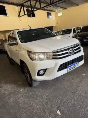 TOYOTA-HILUX-2016