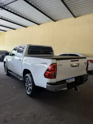 TOYOTA-HILUX-2016